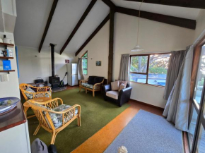 Beach Valley Bach, Piha